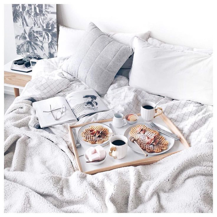 Phục vụ ăn sáng tại phòng (Breakfast in bed)